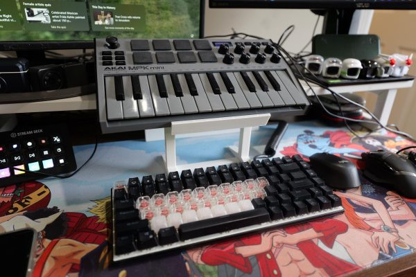 Desk Stand for Tablets & Keyboards - Image 5